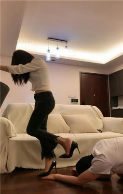 【宝爷】裸足深喉/高跟虐乳/舔脏鞋_HD绳艺资源