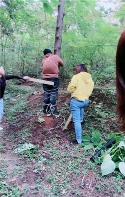 【艾琳】三S-户外-吊绑重度虐打【三视角版】_HD绳艺资源