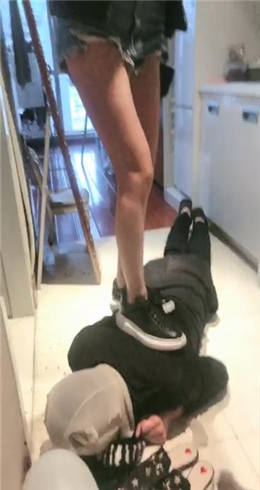 图片[1]_蔓蔓 被要挟的房东（口水圣水脏鞋底）_HD绳艺资源