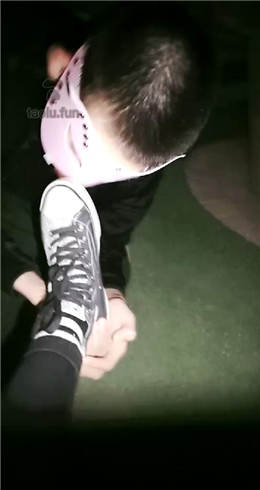 图片[1]_甜心 户外黄河边遛狗_HD绳艺资源