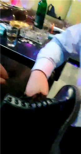 图片[1]_柒柒殿下 带素人姐姐KTV艺术训练贱狗 走廊骑行店员围观_HD绳艺资源