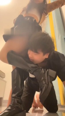 图片[2]_【伊诺】巨人视角-长靴踩踏/近距离恋足舔/竖中指鄙视_HD绳艺资源