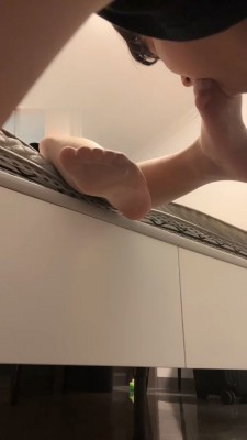 图片[8]_【伊诺】巨人视角-长靴踩踏/近距离恋足舔/竖中指鄙视_HD绳艺资源