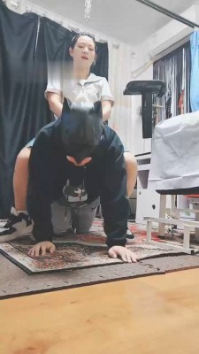 图片[2]_【冰爷】骑马遛狗爬行/虐打踢踹/踩踏/深喉_HD绳艺资源