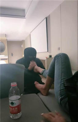 【绝美兔绳艺导师】跪舔裸足/转胯骑马/高跟踩踏_HD绳艺资源