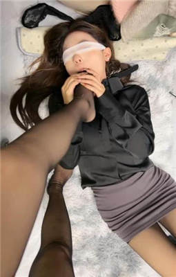 图片[11]_【橙宝】母畜-下跪发骚/闻舔黑丝高跟/掐脖/喝圣水_HD绳艺资源