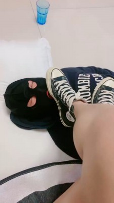 图片[4]_【甜一】高帮帆布鞋踩踏/吃口水/舔脏鞋/裸足插嘴_HD绳艺资源