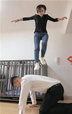 图片[4]_【爵恋霸主】小白鞋-舔脏鞋底/闻原味白袜_HD绳艺资源