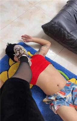 图片[3]_【森森】素人S首调-运动鞋全体重踩踏_HD绳艺资源