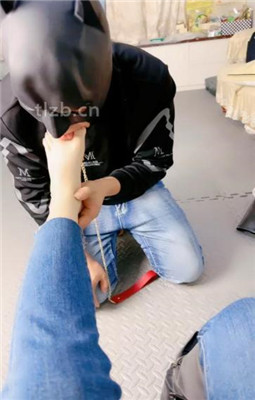 图片[13]_【果儿】长靴S-骑马转胯舔脏鞋_HD绳艺资源