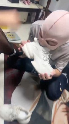 图片[12]_【狗哥】超狠虐待-运动鞋黑棉袜辱狗_HD绳艺资源