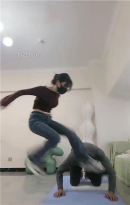 图片[3]_【不期而遇】舔脏鞋底闻白袜/重度踢踹_HD绳艺资源