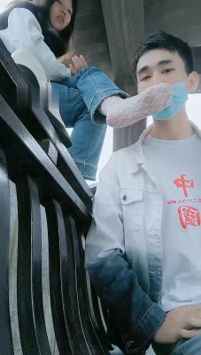 【可可黎黎子】户外-学生S-近距离恋足舔_HD绳艺资源