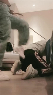 图片[5]_【陌初】狗链遛狗/运动鞋踩踏/白袜脚闻舔_HD绳艺资源