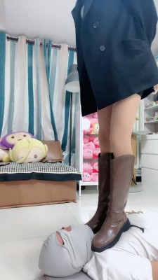 图片[3]_【美离子】中医治疗-长靴爆头/耳光坐垫/磕头跪拜_HD绳艺资源