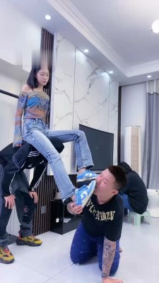 【麋鹿银儿】双S-骑马骑脖/舔脏鞋底/全体重踩_HD绳艺资源