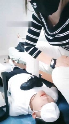 图片[2]_【郡主大大】运动鞋白袜/高跟踩脚垫_HD绳艺资源