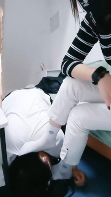 图片[5]_【郡主大大】运动鞋白袜/高跟踩脚垫_HD绳艺资源