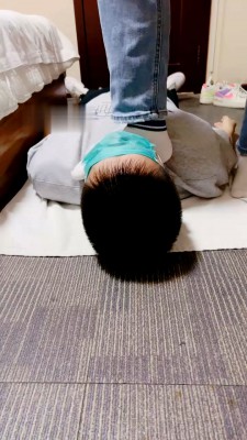 【子橘】皮带sp/下跪吃脚/全体重踩踏_HD绳艺资源