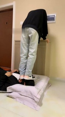 图片[2]_【精神小妹】6S学生主-重度全体重踩/踢踹_HD绳艺资源