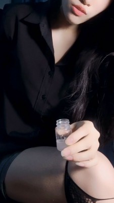 【红颜榜】小狐狸烟丝口水诱惑舔脚pov踩果冻_HD绳艺资源