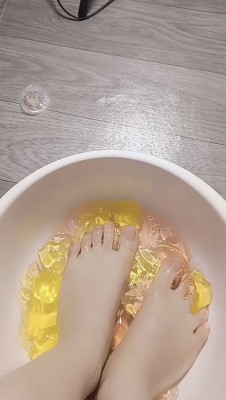 图片[4]_【红颜榜】小狐狸烟丝口水诱惑舔脚pov踩果冻_HD绳艺资源