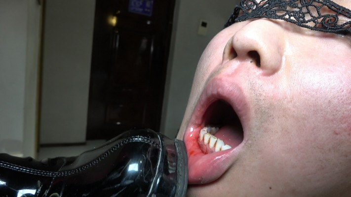 图片[9]_【双胞胎萌主】舔脏鞋底，暴踹狗脸，高难度挑战耳光_HD绳艺资源