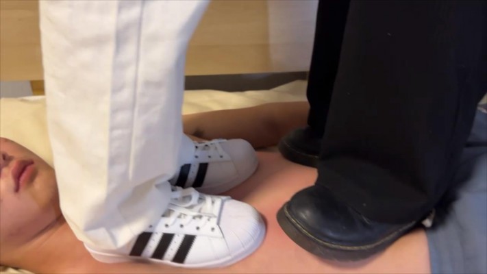 图片[9]_【无双sama】和闺蜜一起踩18岁小狗_HD绳艺资源