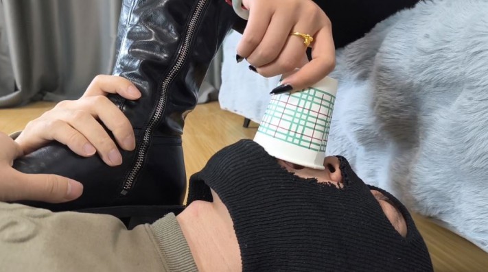 图片[9]_【女神学院·肉肉Rose】威逼利诱喝圣水_HD绳艺资源