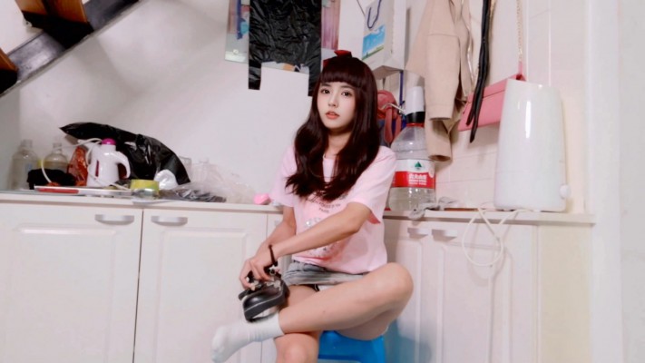 【芊芊】三双鞋踩馒头做狗脸 动态视角_HD绳艺资源