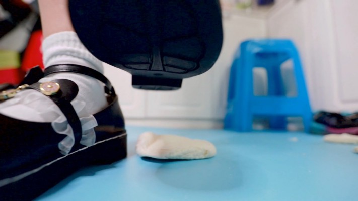 图片[19]_【芊芊】三双鞋踩馒头做狗脸 动态视角_HD绳艺资源