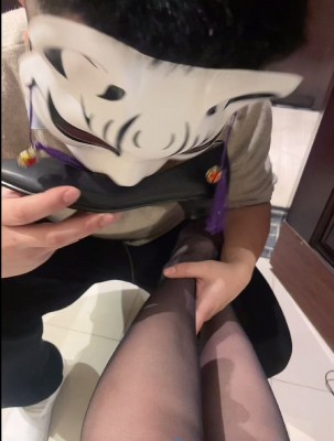 图片[5]_酒店玩舔空姐的黑丝原味臭脚_HD绳艺资源