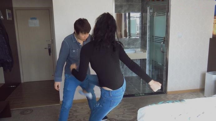 图片[3]_晓时代 新疆小姐姐高难度挑战踢打完虐嘴损挑事男_HD绳艺资源