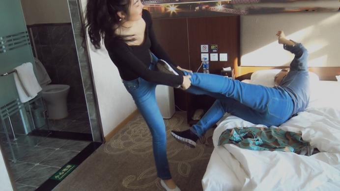 图片[17]_晓时代 新疆小姐姐高难度挑战踢打完虐嘴损挑事男_HD绳艺资源