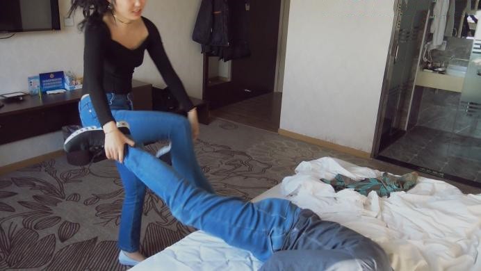 图片[20]_晓时代 新疆小姐姐高难度挑战踢打完虐嘴损挑事男_HD绳艺资源