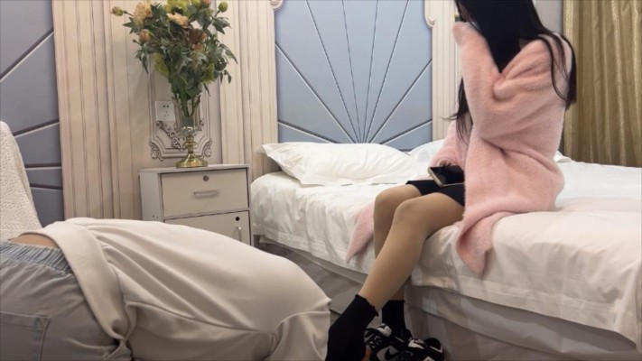 图片[3]_【无双工作室】01年素人艺术训练贱G，闻袜踩踏_HD绳艺资源