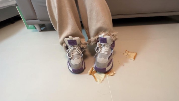 图片[2]_【无双工作室】来自职业S学姐的艺术训练，踩食物喂食闻袜子_HD绳艺资源