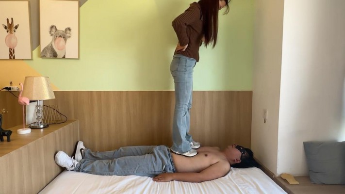 图片[2]_【无双sama】04年小主日常脏鞋白袜踩踏_HD绳艺资源