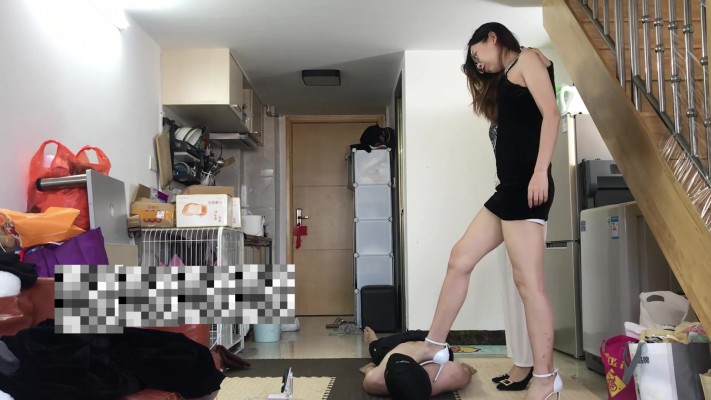 图片[8]_小鱼姐姐晚礼服白高跟携手梦梦女神艺术全体重踩踏，踩脖子_HD绳艺资源