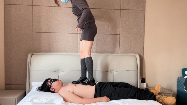 【无双sama】04年小主第一次踩毯子_HD绳艺资源