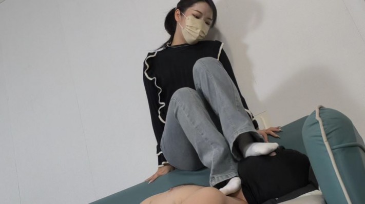 图片[9]_【女神学院·稚主KK】棉袜踩踏踢裆_HD绳艺资源