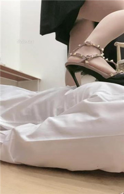 图片[11]_【甜一】铆钉高跟肉丝跪舔/虐乳_HD绳艺资源