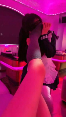 图片[4]_【美美子】KTV女慕伺候-闻靴/臭袜脚捂脸/裸足插嘴舔_HD绳艺资源