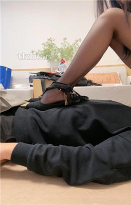 图片[19]_【青岛妲己】开发引导厕M-踩踏坐头/浓痰吐脸/胶带封嘴_HD绳艺资源