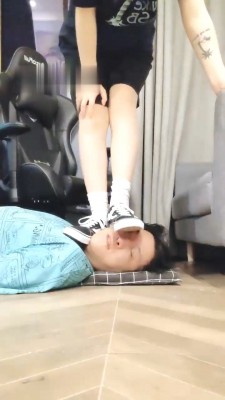 图片[5]_【欣欣】黑鞋白袜全体重踩踏/腿绞_HD绳艺资源