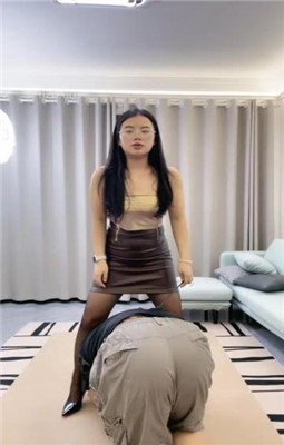 图片[6]_【伊诺】胯下辱-红底高跟黑丝跪舔_HD绳艺资源