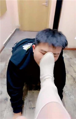 【白茶】白长靴白丝跪舔恋足调_HD绳艺资源