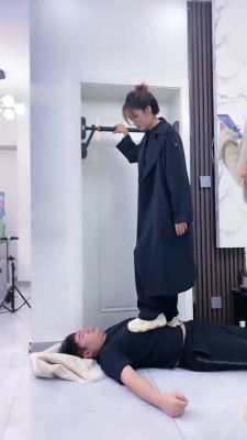 图片[2]_【麋鹿银儿】双S-运动鞋碾压狗脸/骑马踩踏_HD绳艺资源