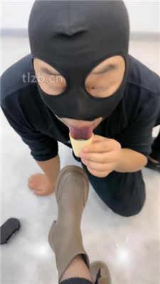 图片[10]_【辣姐】皮靴保养后奖励喂食狗罐头_HD绳艺资源