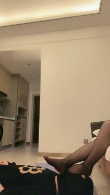 图片[5]_【不期而遇】闻舔黑丝脚/踩踏/艺术圣水虐小白狗_HD绳艺资源